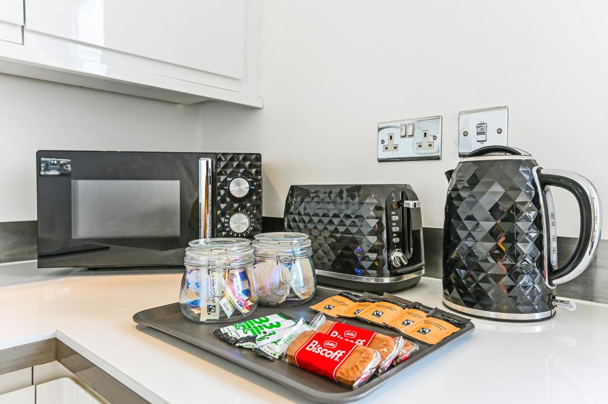 Family 1 Bed Apt Near Cardiff City Centre, Free Parking, Quiet, Secure Neighbourhood Dış mekan fotoğraf
