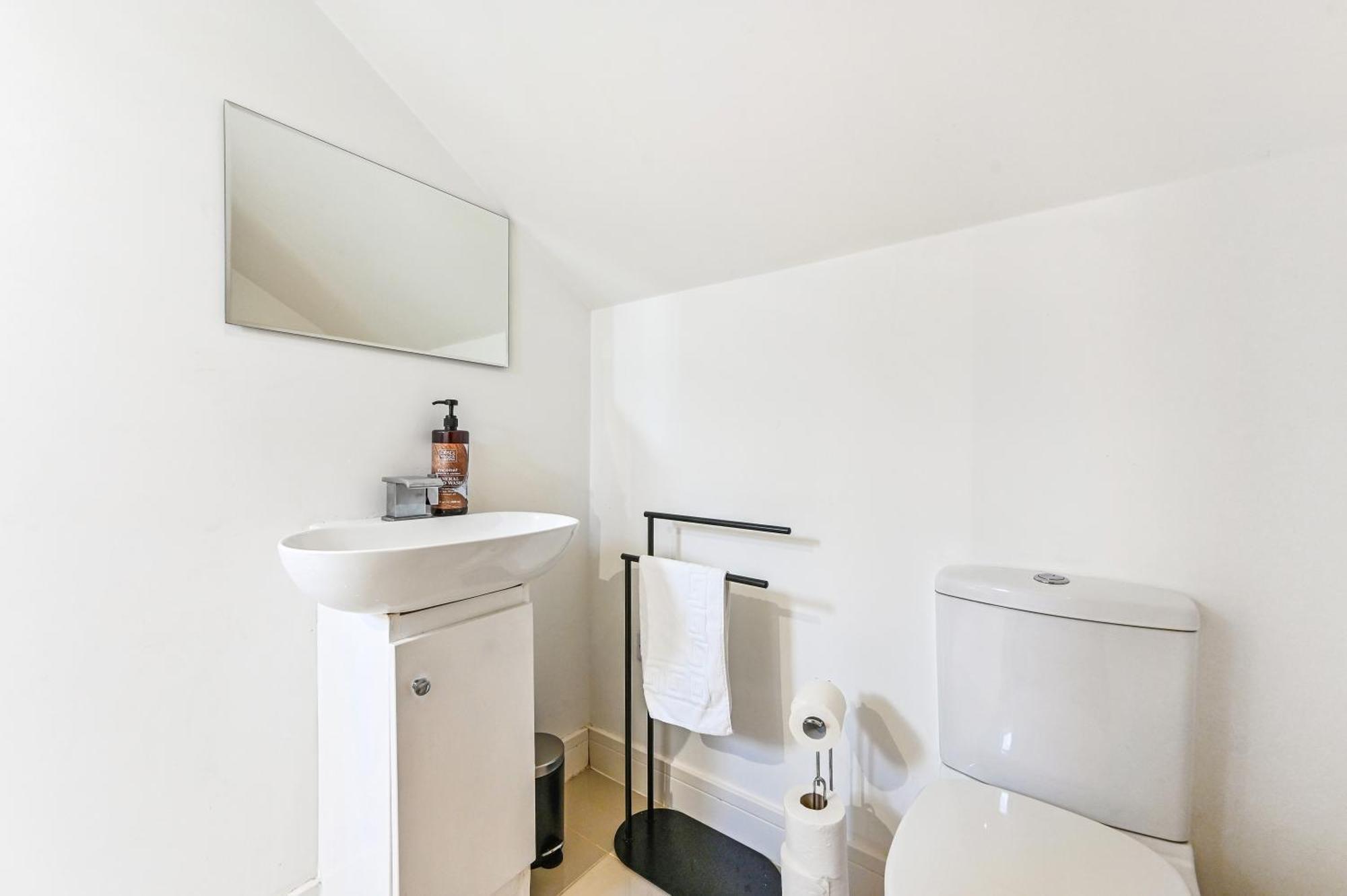 Family 1 Bed Apt Near Cardiff City Centre, Free Parking, Quiet, Secure Neighbourhood Dış mekan fotoğraf